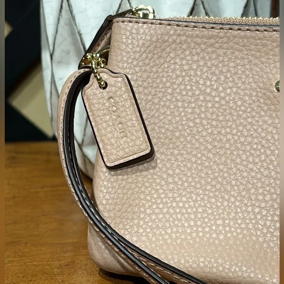 Coach Medium Double Corner Zipper Wristlet Pale Pink with Hang Tag NWOT - Picture 3 of 13
